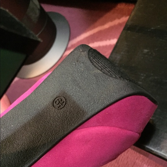 Shoes - Picture 4 of 5